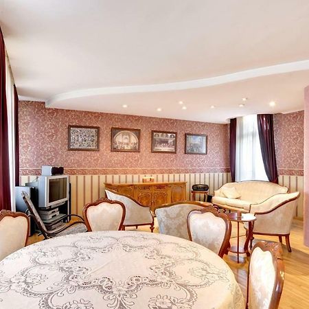 Aristocratic, Elegant, Designer Top Central Apartment Софія Екстер'єр фото