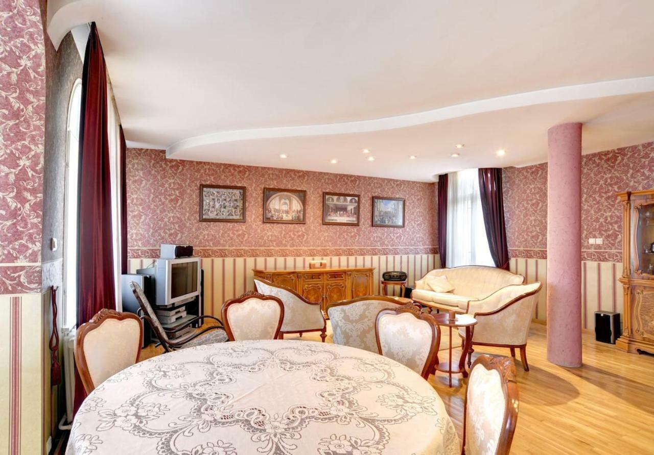 Aristocratic, Elegant, Designer Top Central Apartment Софія Екстер'єр фото